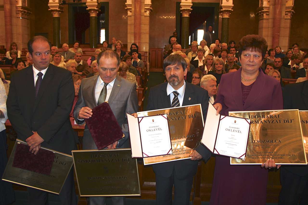 Kőbánya Idősbarát Önkormányzat Díjat nyert az Emberi Erőforrások Minisztériumától