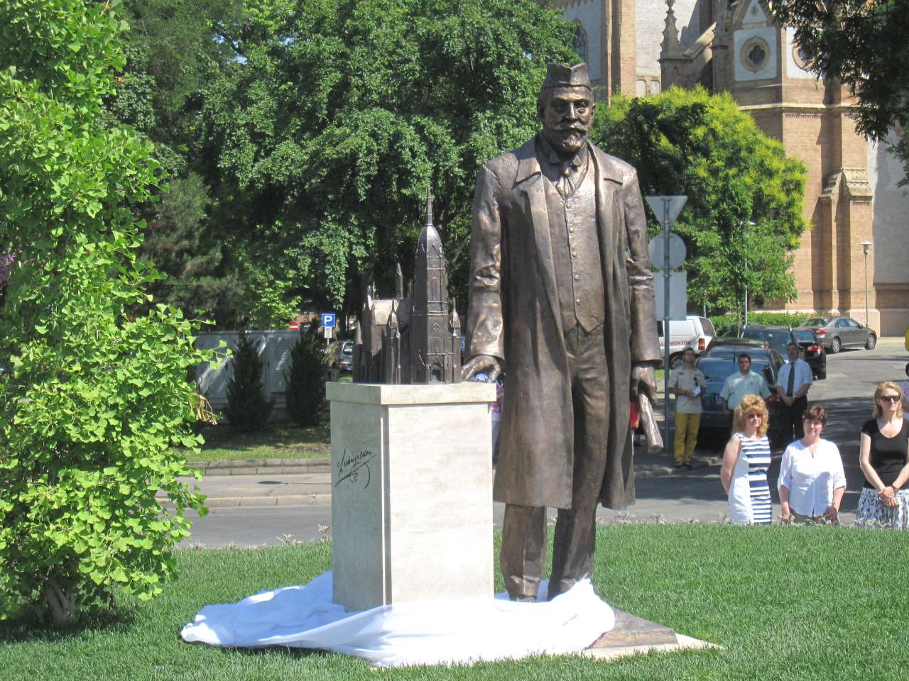 2014.06.10. Lechner szobor avatás